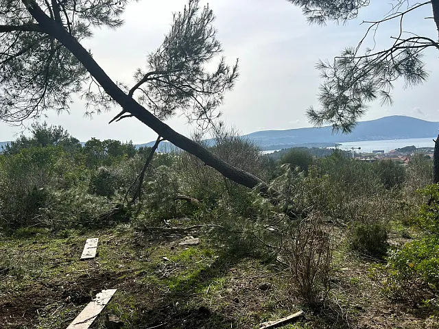Urbanisiertes Grundstück mit Meerblick in Tivat – Mrčevac, 1602 m² — photo 7